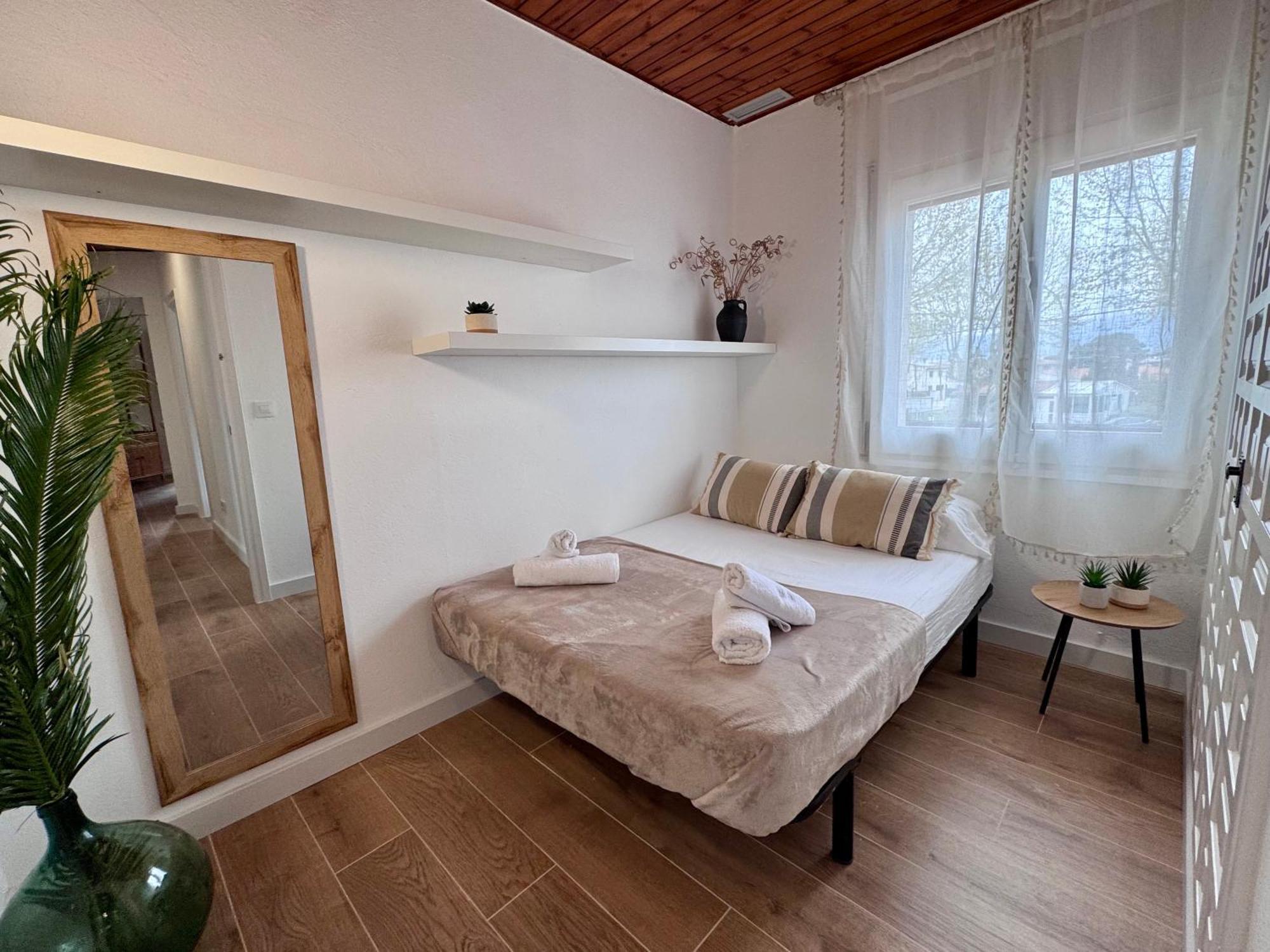 Gorgot P1 I Apartamento Con Terraza Y Piscina Comunitaria Cerca De La Playa Empuriabrava Eksteriør bilde