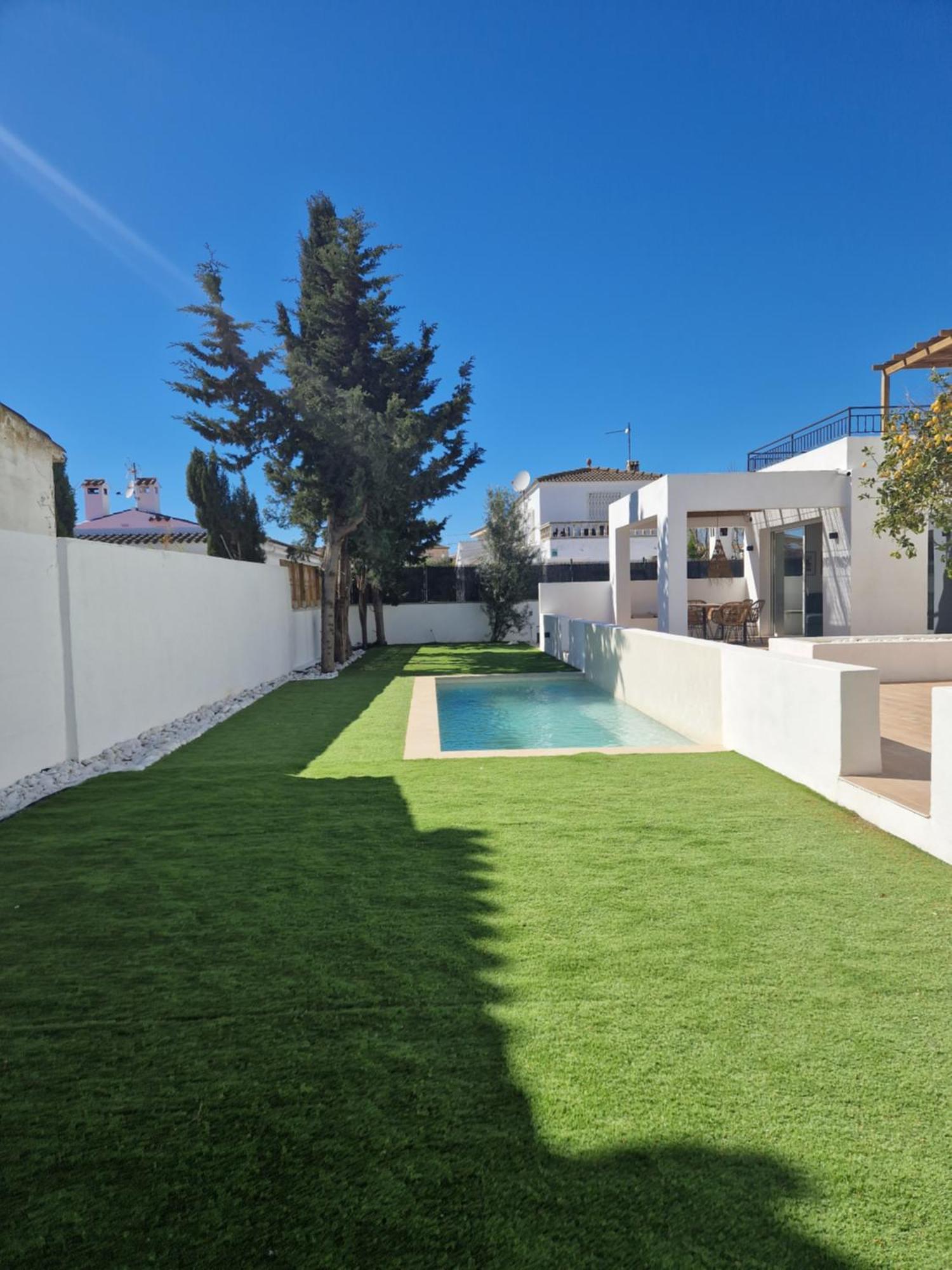 Gorgot P1 I Apartamento Con Terraza Y Piscina Comunitaria Cerca De La Playa Empuriabrava Eksteriør bilde