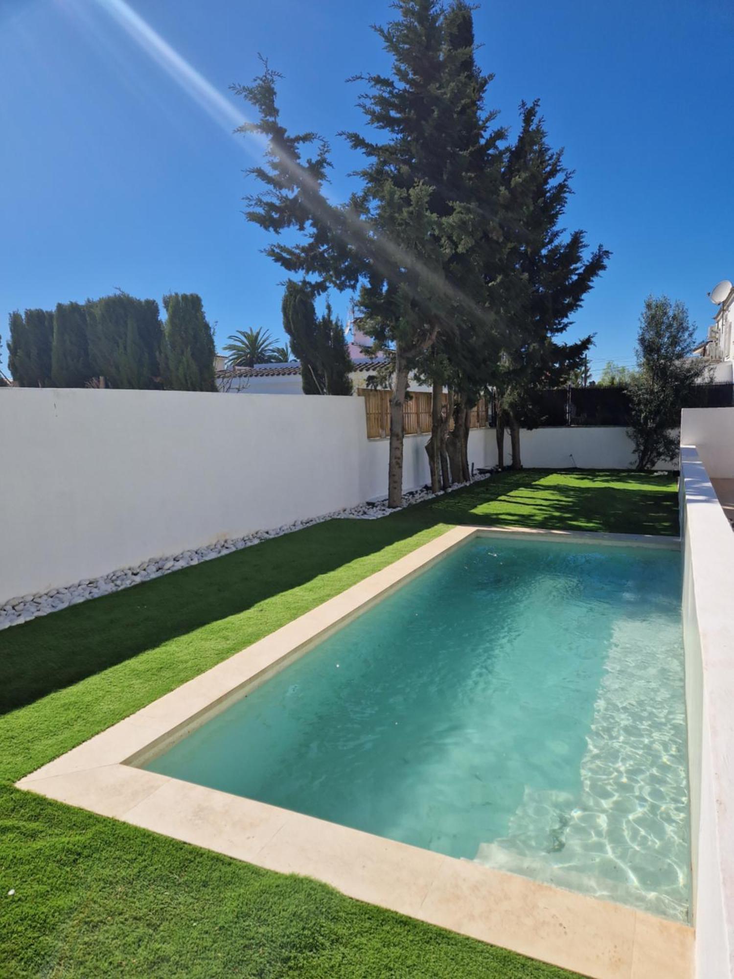 Gorgot P1 I Apartamento Con Terraza Y Piscina Comunitaria Cerca De La Playa Empuriabrava Eksteriør bilde